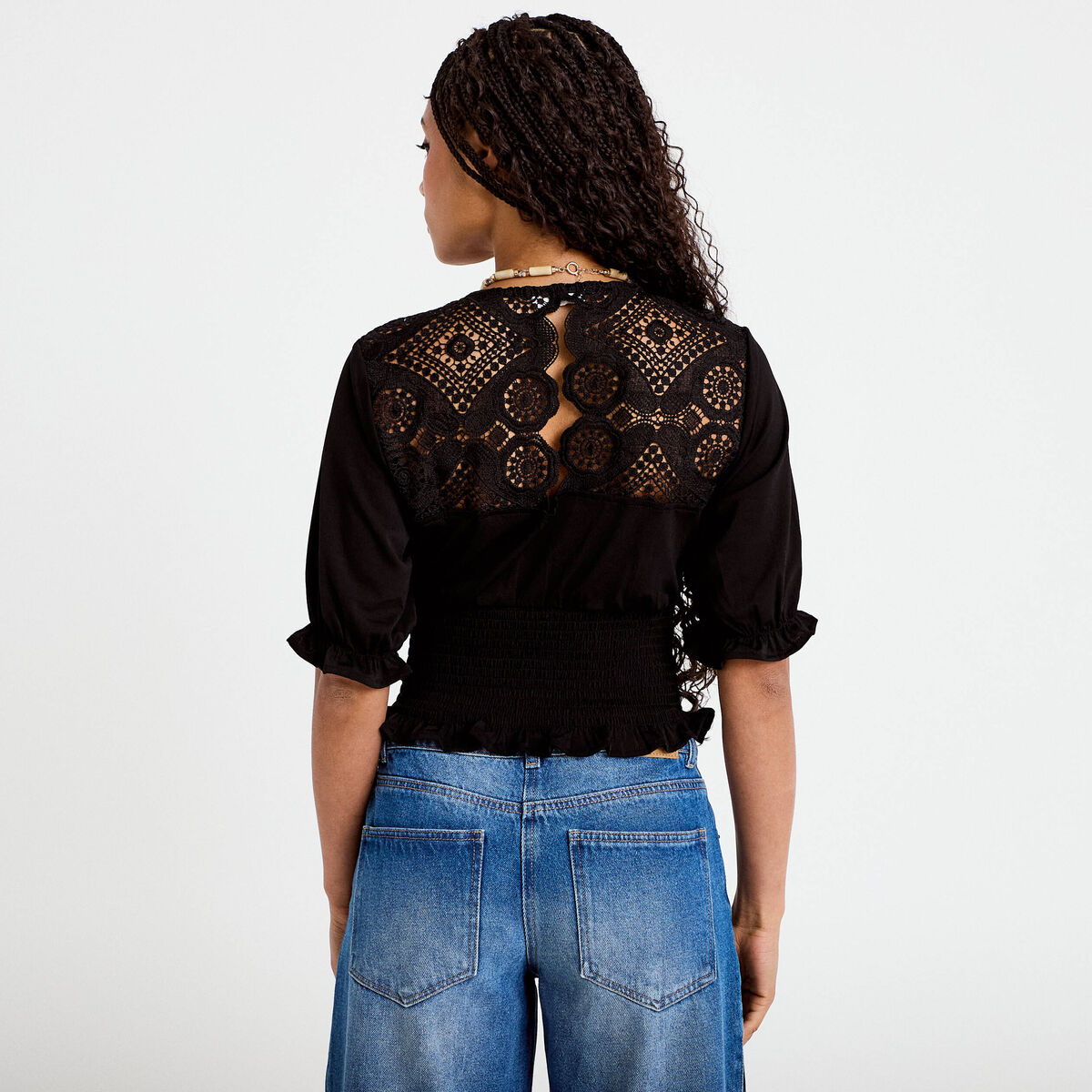 Blouse manches courtes smock&eacute;e noir femme
