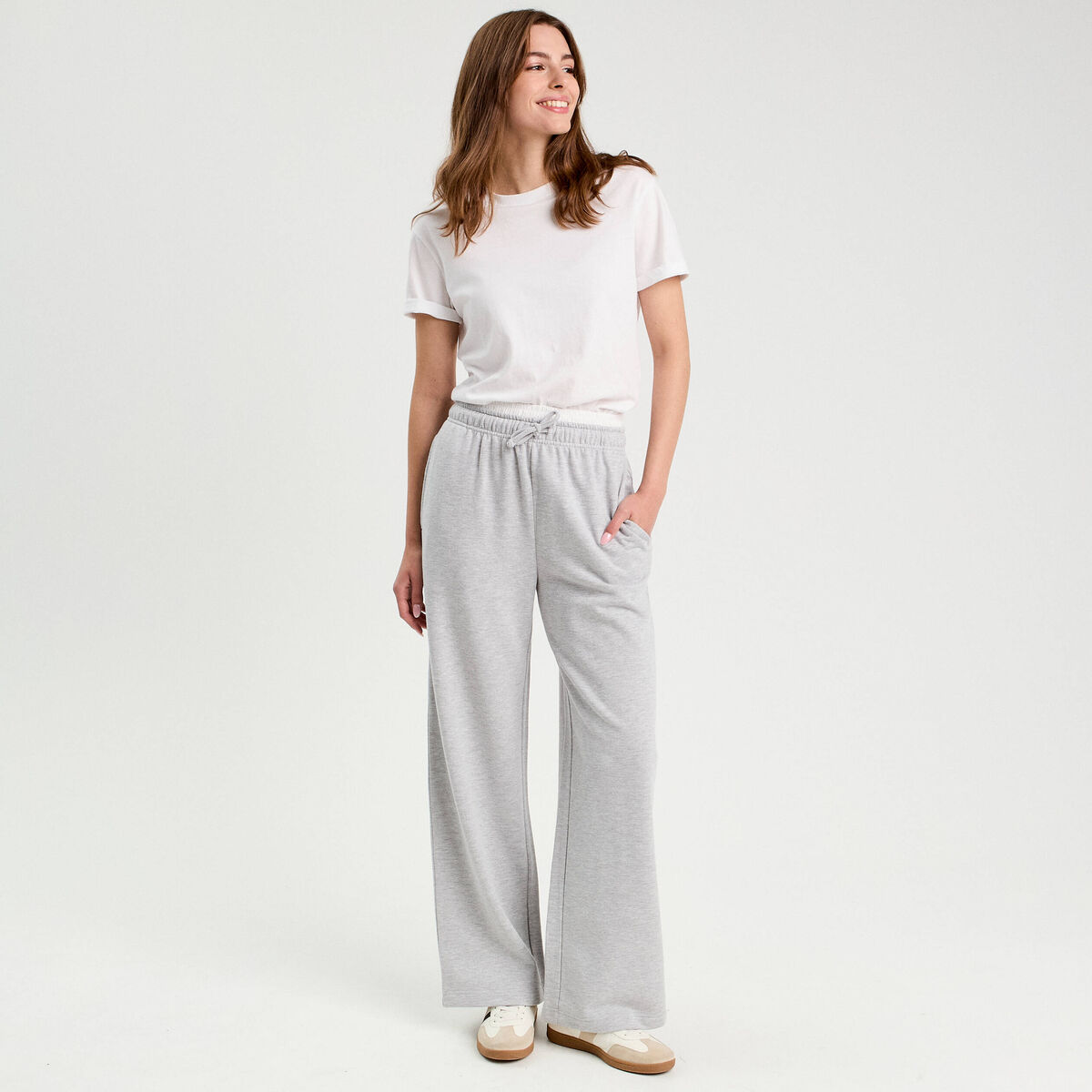 Pantalon large style jogging gris clair femme