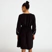 Robe courte &eacute;vas&eacute;e col v manches 3/4 noir femme