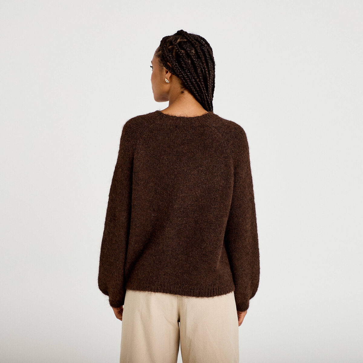 Pull ample col rond manches longues marron fonc&eacute; femme