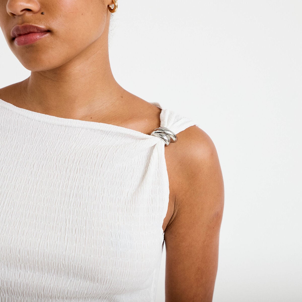 Top one shoulder pliss&eacute; manches courtes ecru femme