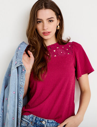 T-shirt manches courtes aspect dentelle rouge femme