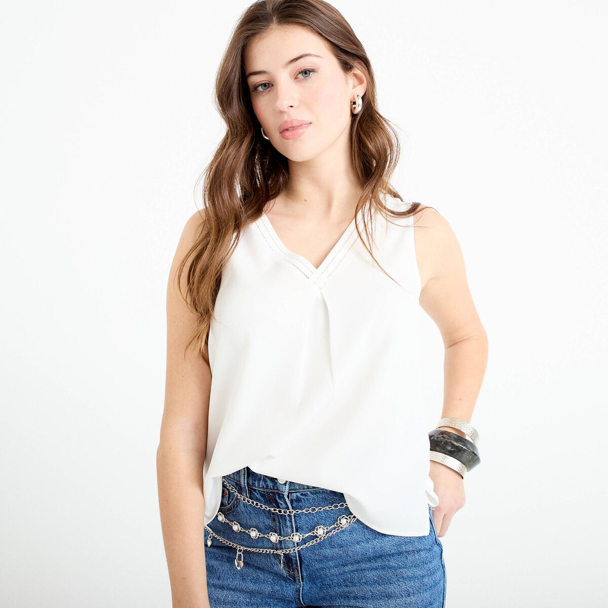 D&eacute;bardeur sans manches ecru femme