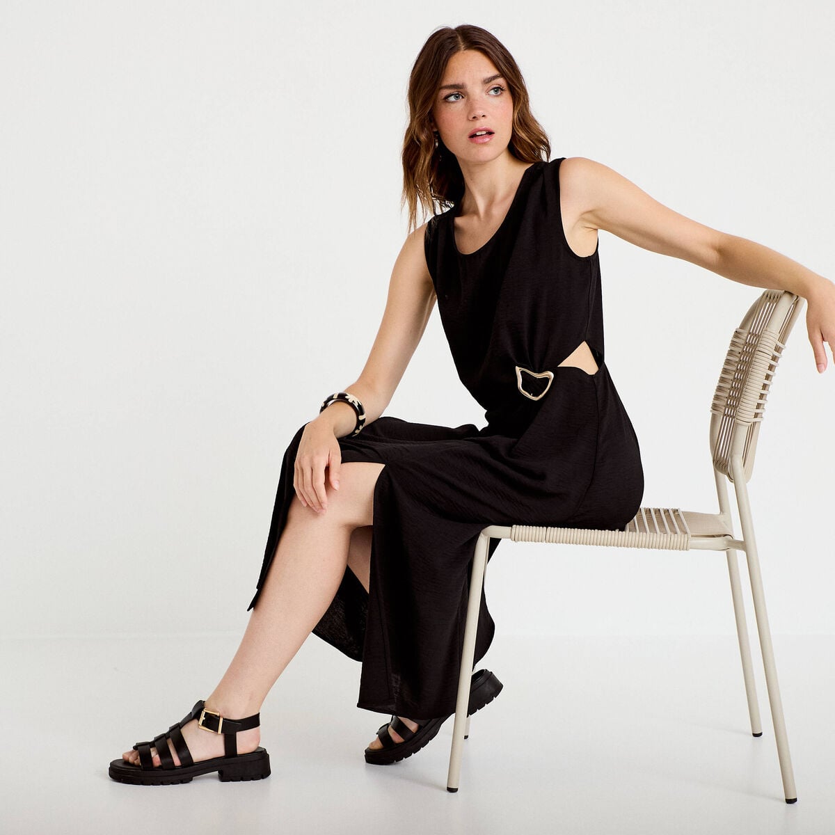 Robe &eacute;vas&eacute;e 3/4 sans manches col rond noir femme