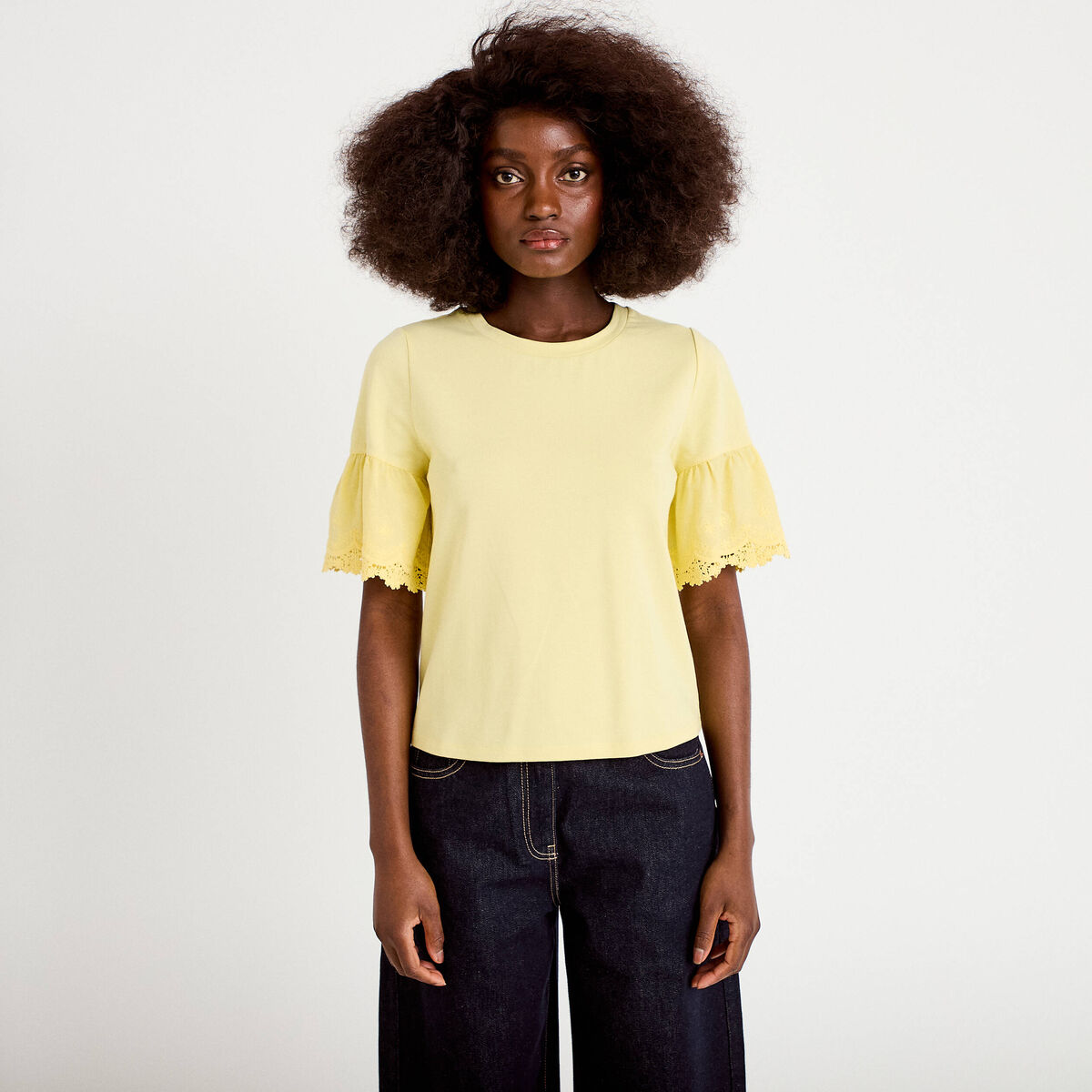 T-shirt broderie manches courtes jaune clair femme