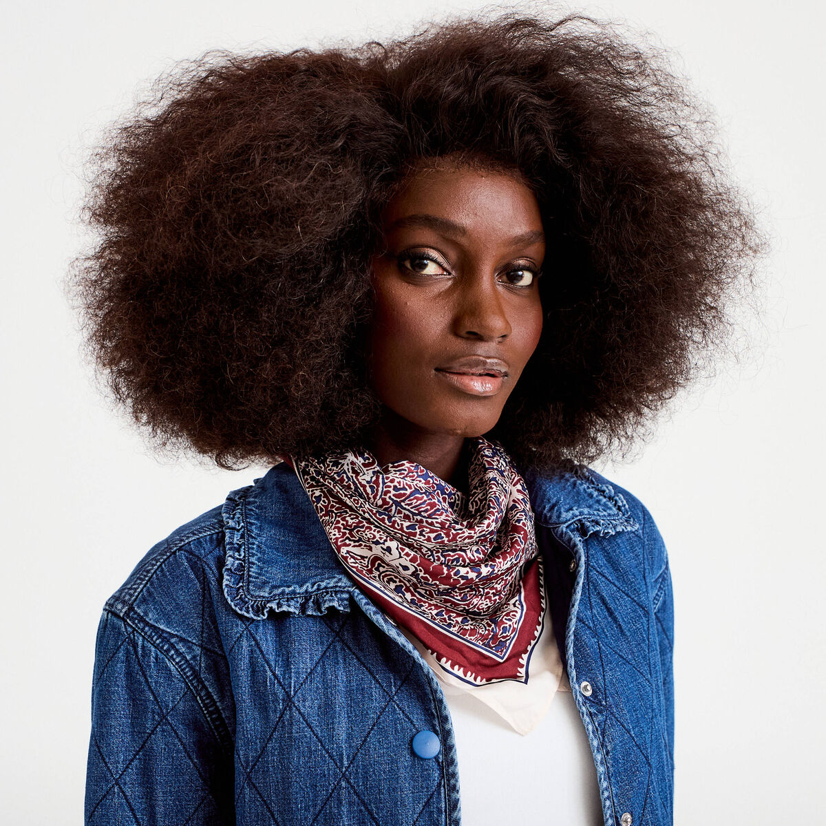 Foulard satin&eacute; soyeux bordeaux femme