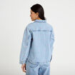 Surchemise denim broderies fleurs bleu fonc&eacute; femme