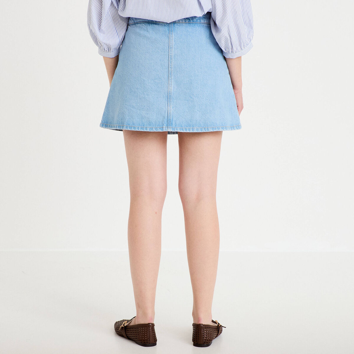 Jupe-short trap&egrave;ze en jean denim bleach femme