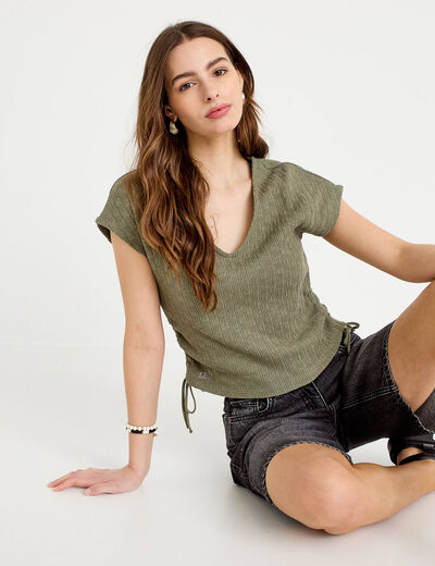 T-shirt ajour&eacute; d&eacute;tails cordons vert kaki femme