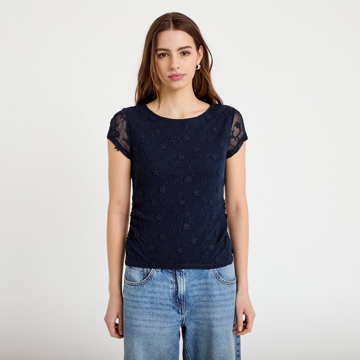 T-shirt ajust&eacute; col rond dentelle bleu marine femme
