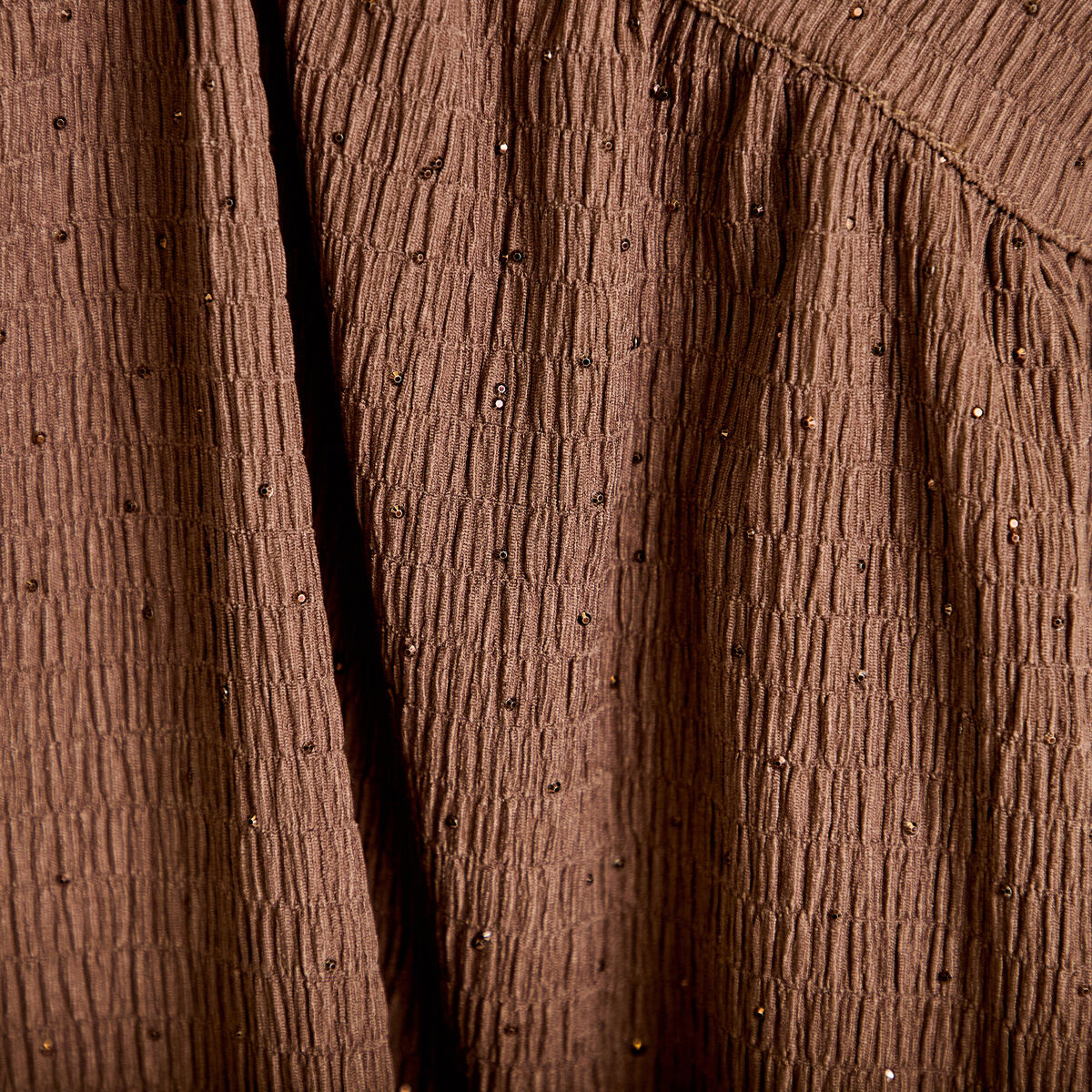 Top d&eacute;collet&eacute; sans manches pliss&eacute; marron fonc&eacute; femme