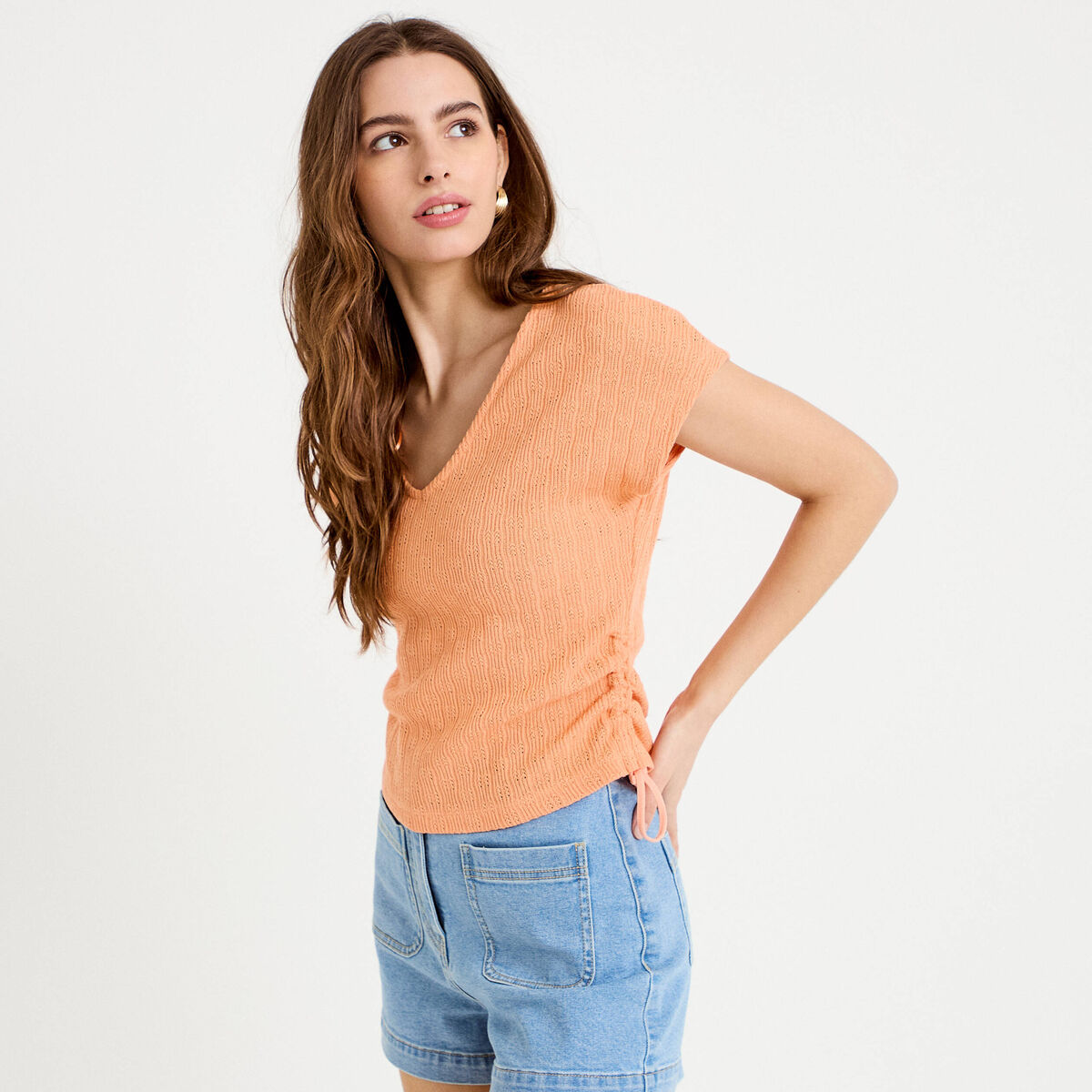 T-shirt ajour&eacute; d&eacute;tails cordons rose saumon femme