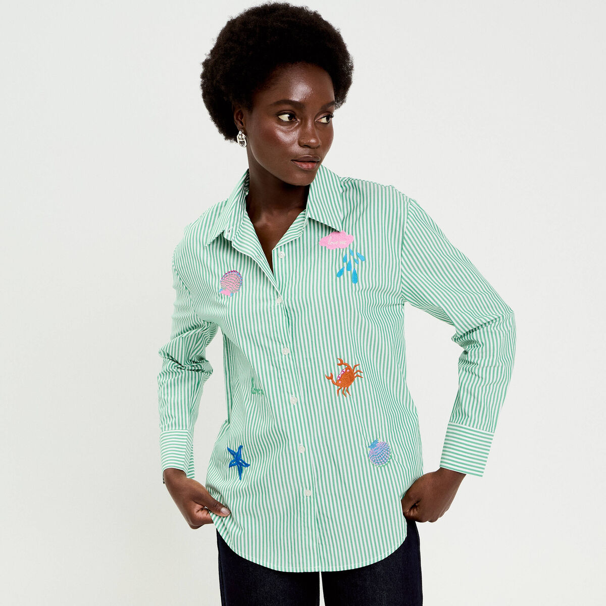 Chemise ray&eacute;e broderies fantaisie vert clair femme