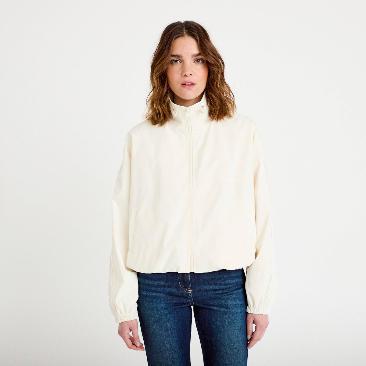Veste col montant bas resserr&eacute; dentelle ecru femme
