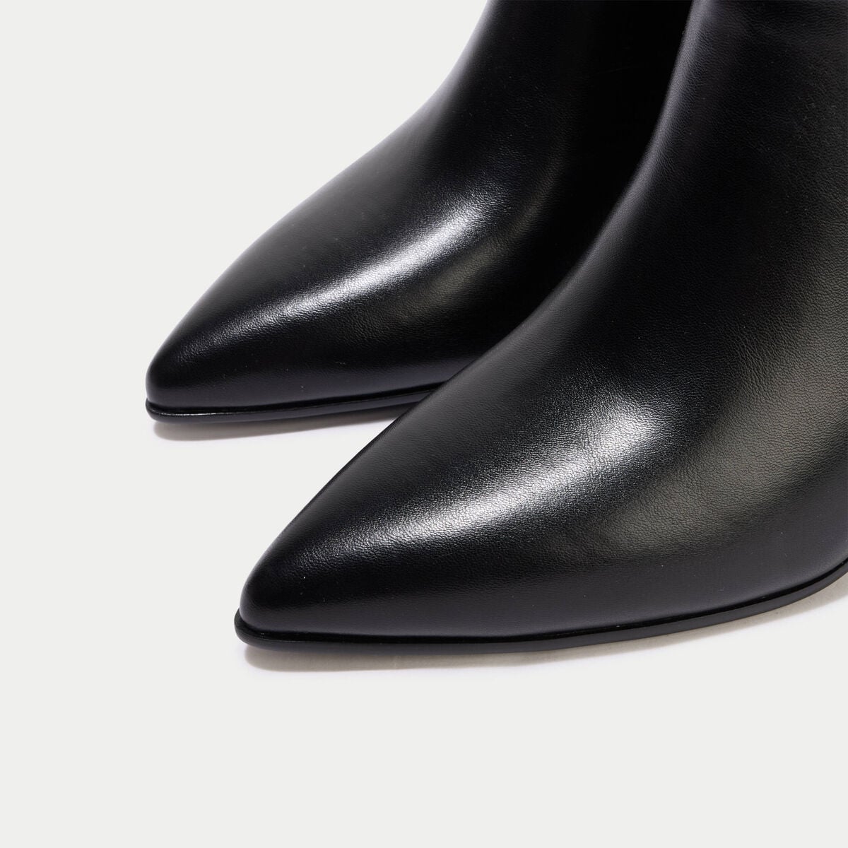 Bottines aspect daim noir femme