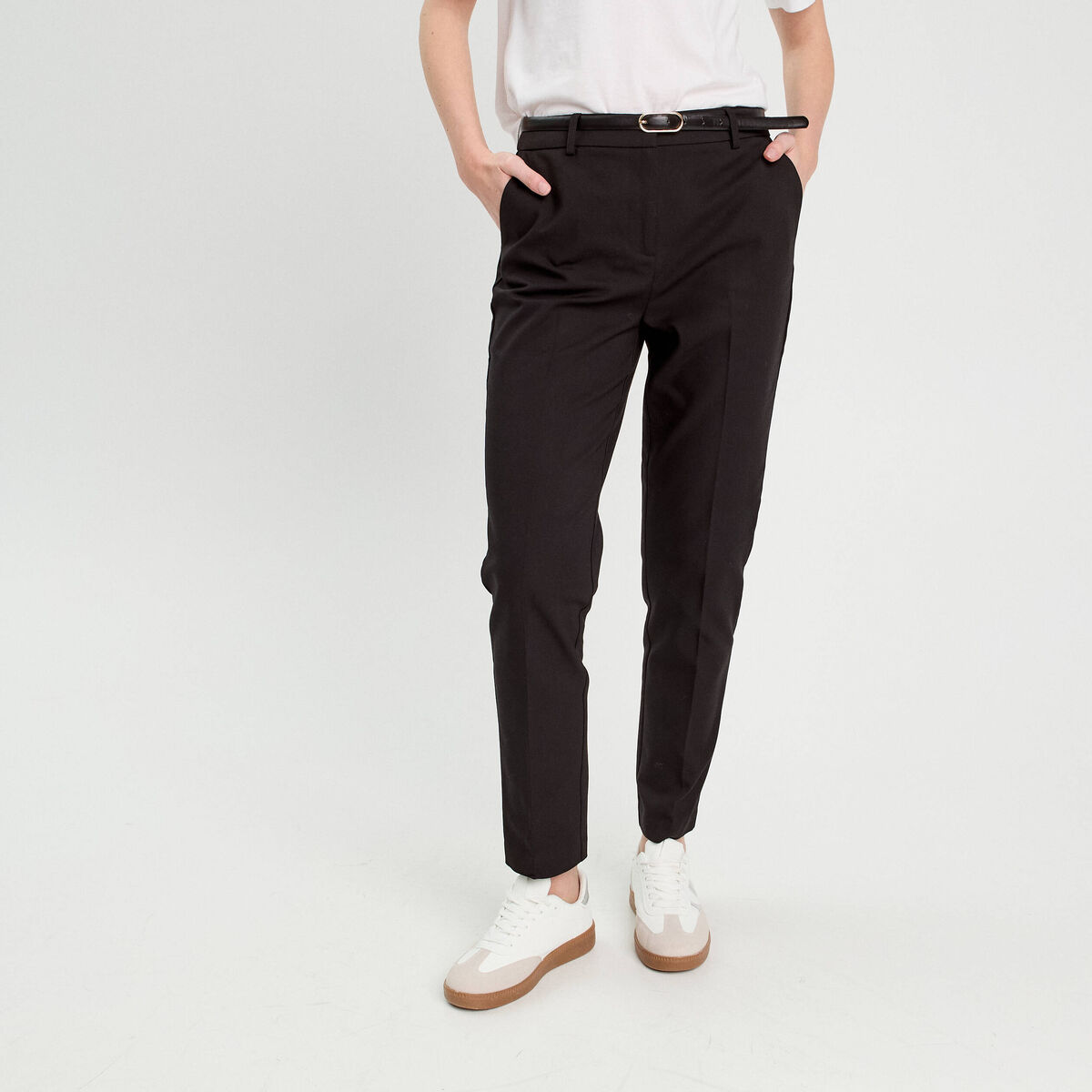 Pantalon cigarette ceintur&eacute; noir femme