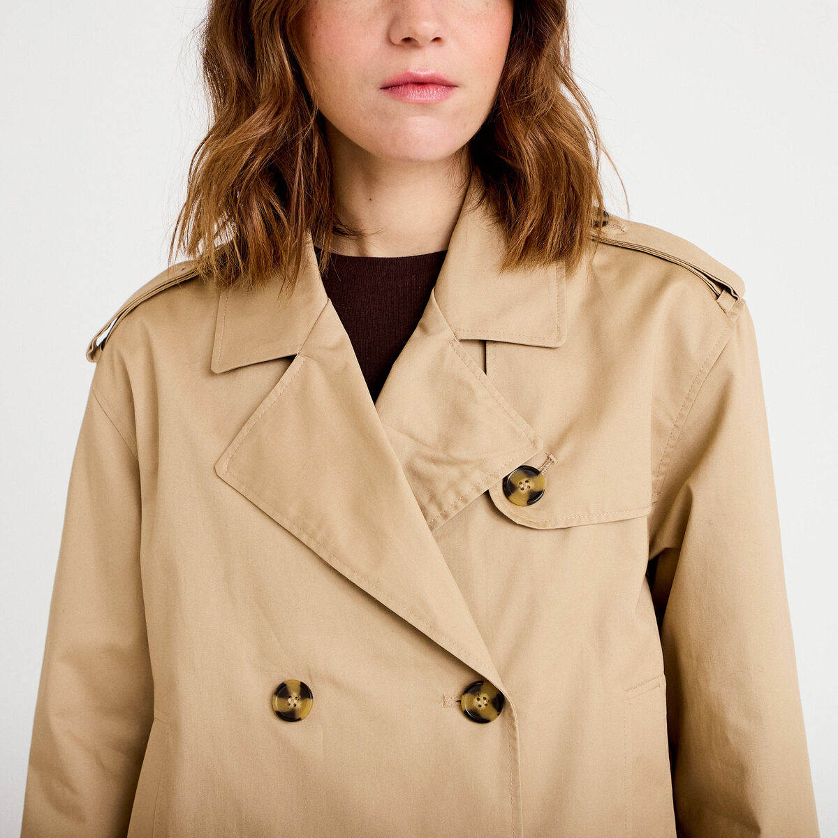 Trench droit court col tailleur sable femme