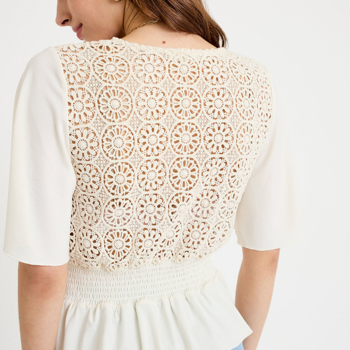 Blouse col v manches courtes ecru femme