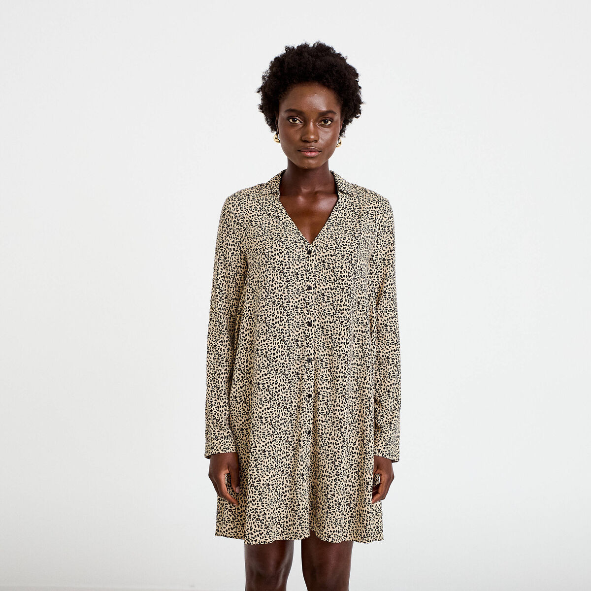 Robe courte &eacute;vas&eacute;e col chemise ecru femme