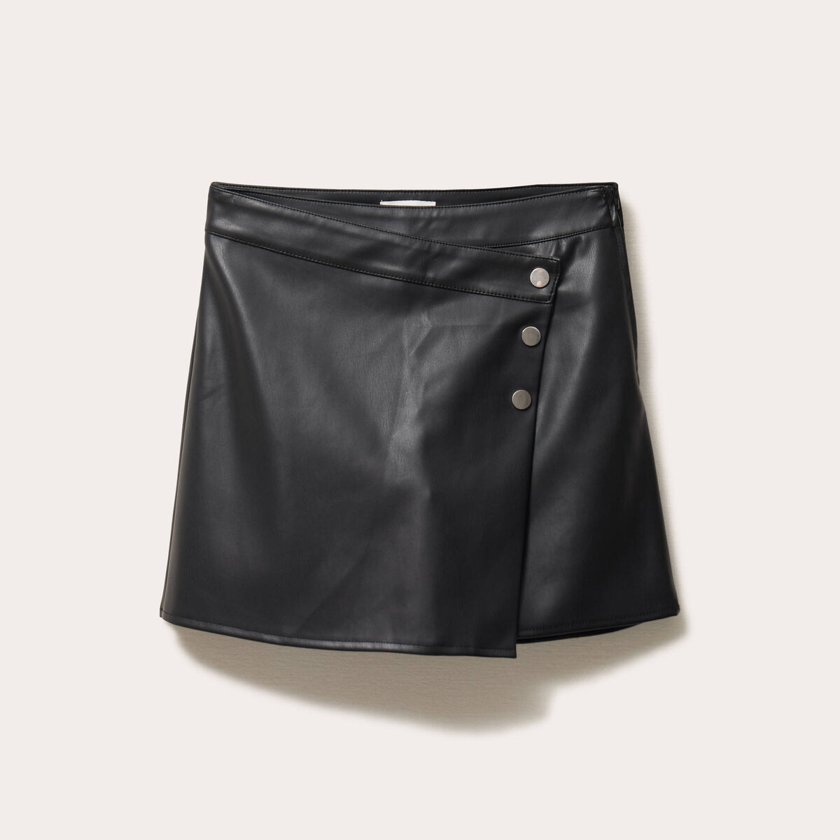 Jupe-short trap&egrave;ze en similicuir noir femme