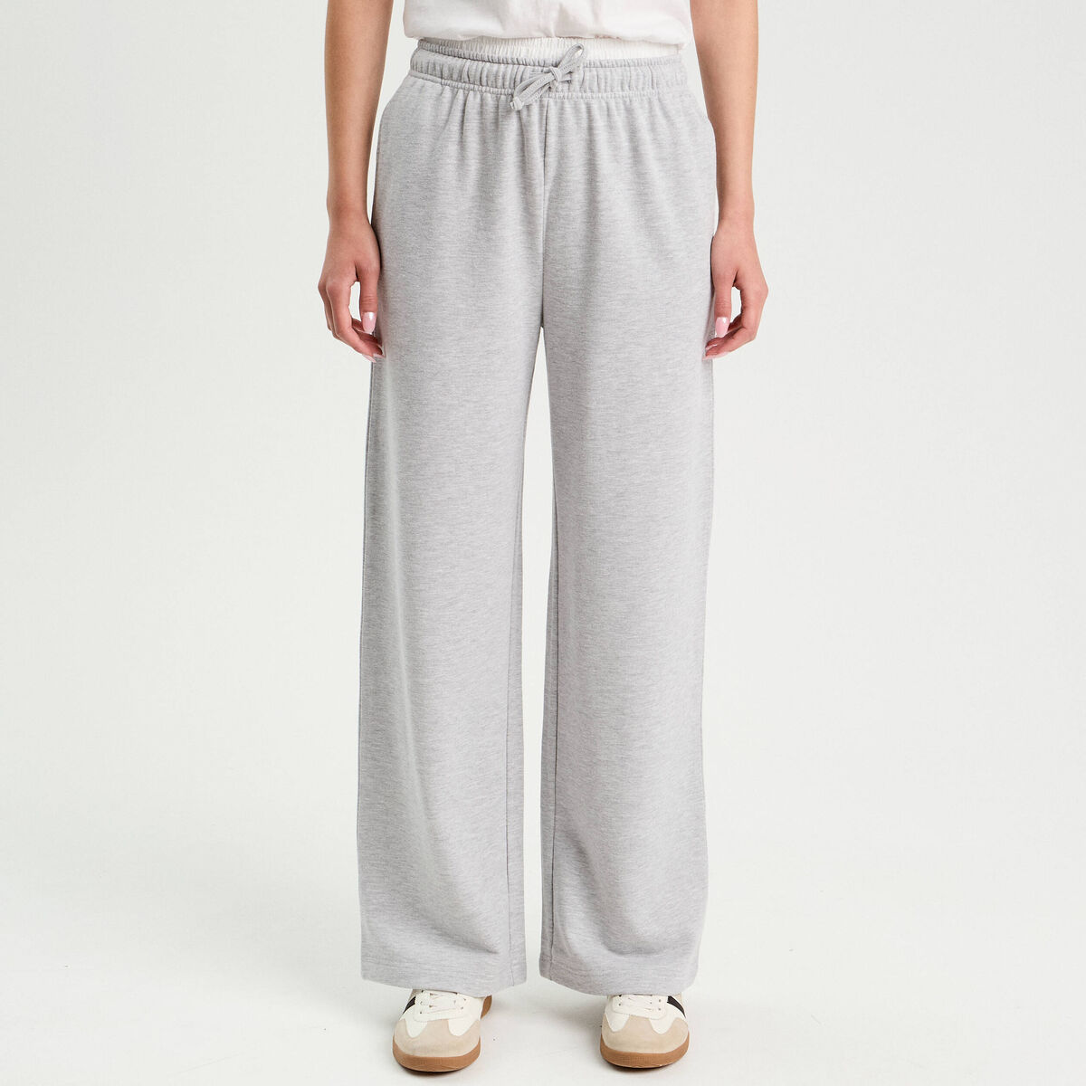 Pantalon large style jogging gris clair femme