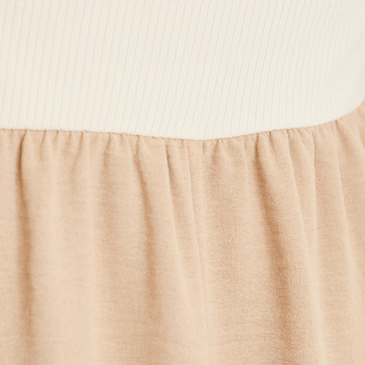 Robe longue &eacute;vas&eacute;e bi-mati&egrave;re brod&eacute;e sable femme