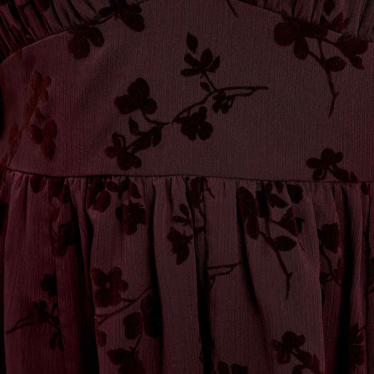 Robe courte &eacute;vas&eacute;e col v manches longues marron cognac femme