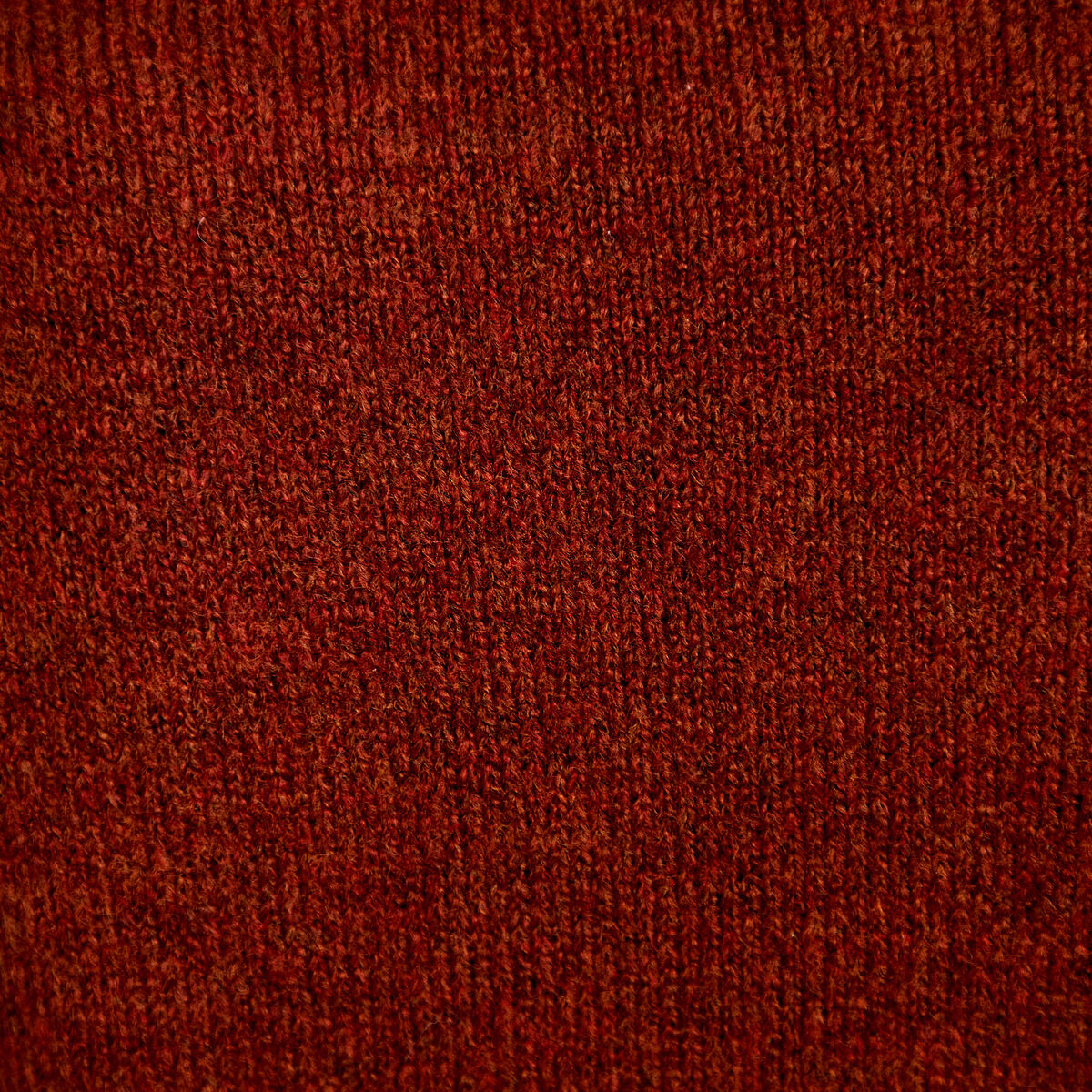 Pull ajust&eacute; col montant manches longues marron cognac femme