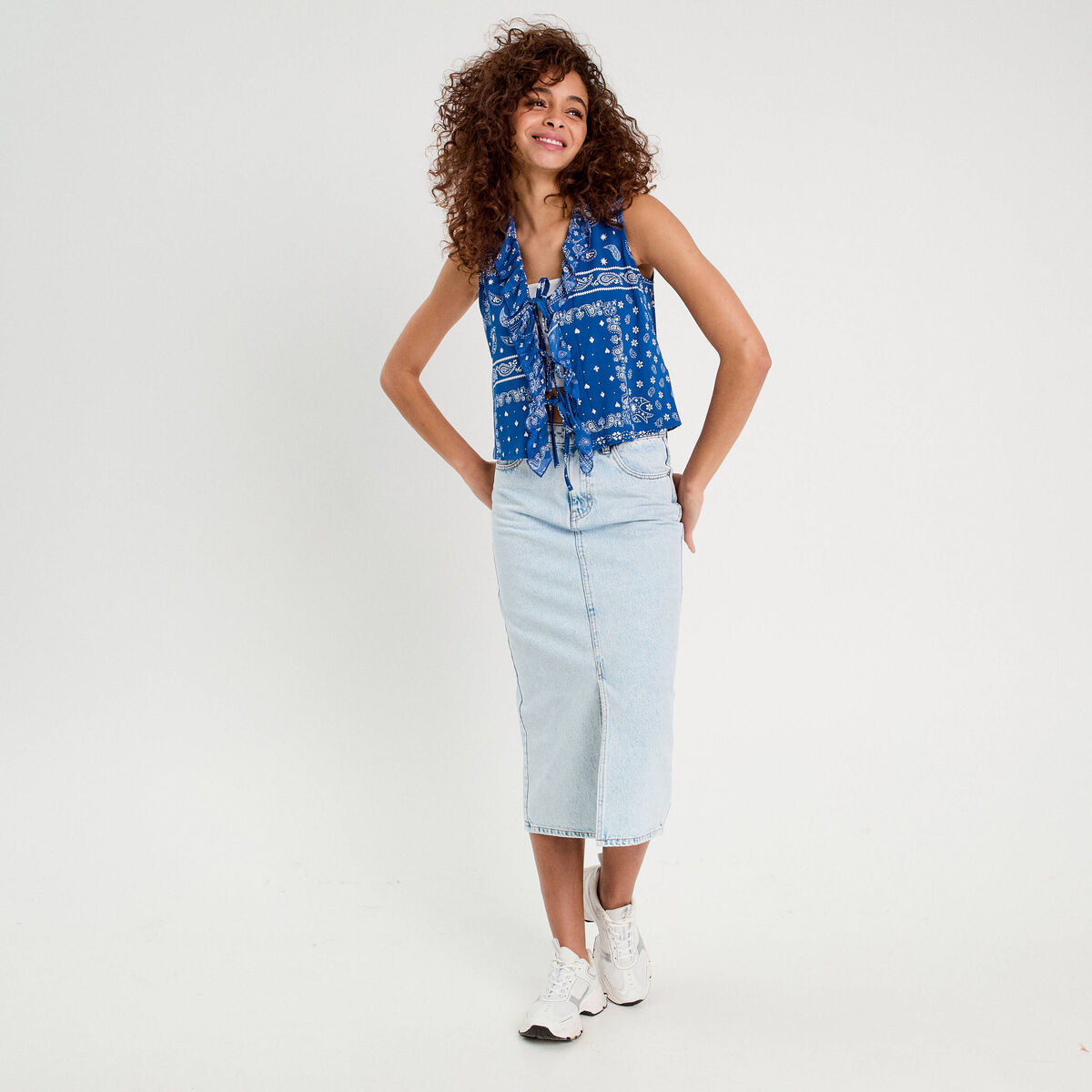 Blouse nou&eacute;e sans manches bleu femme