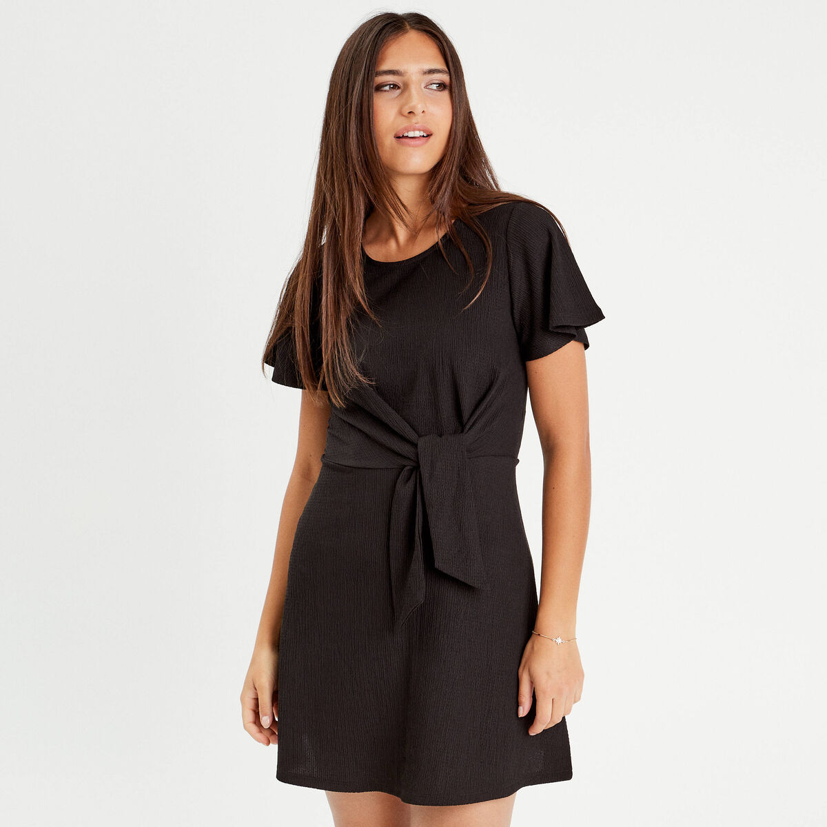 Robe &eacute;vas&eacute;e d&eacute;tail noeud noir femme