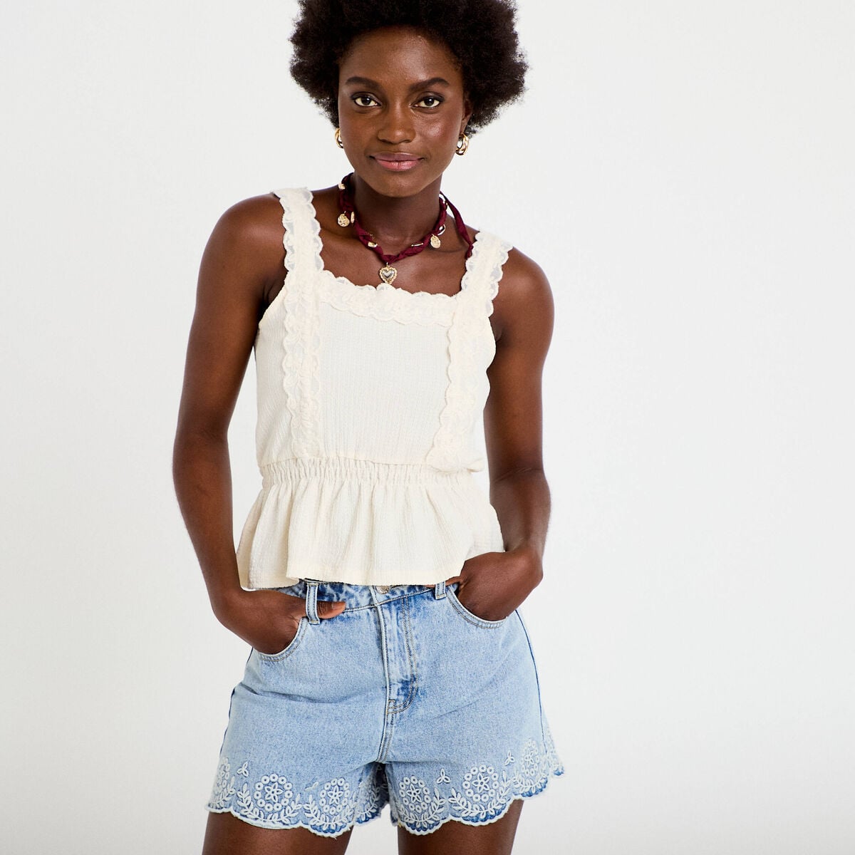 Short en jean avec broderie denim bleach femme