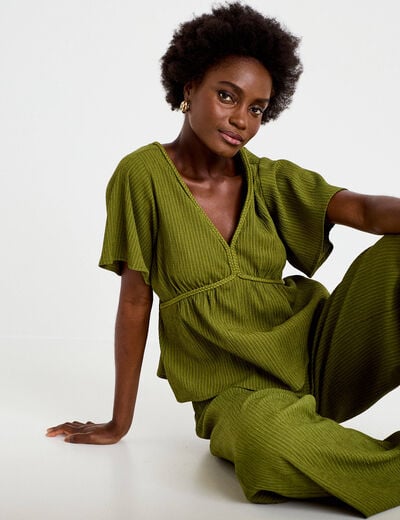 Blouse pliss&eacute;e col v manches courtes vert kaki femme