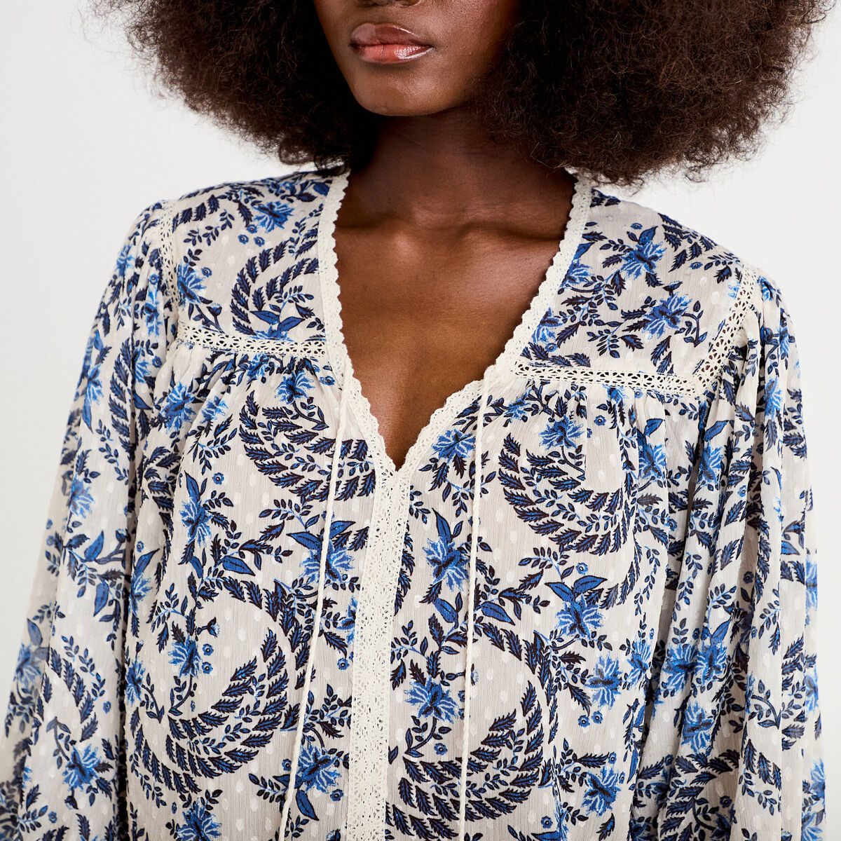 Blouse ample col v manches longues blanc femme