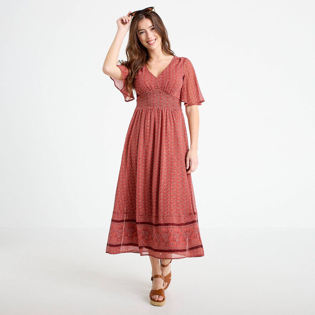 Robe longue &eacute;vas&eacute;e col v voile rouge femme