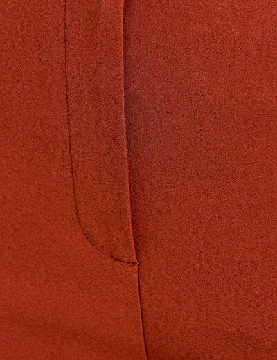 Pantalon cigarette ceintur&eacute; marron cognac femme