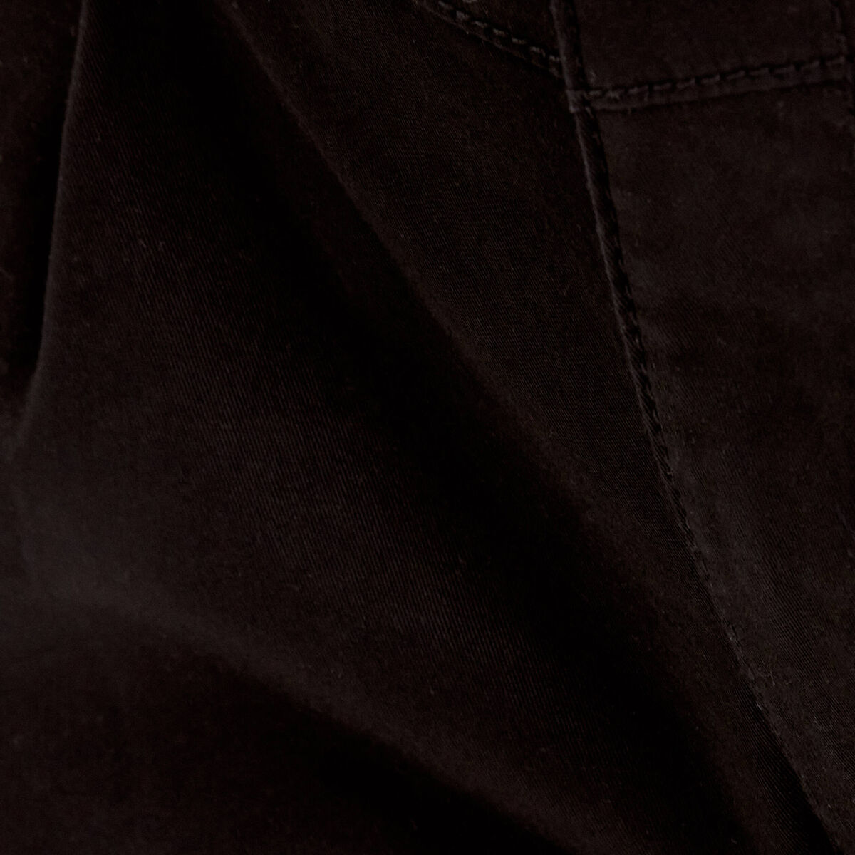 Short chino ceintur&eacute; noir femme