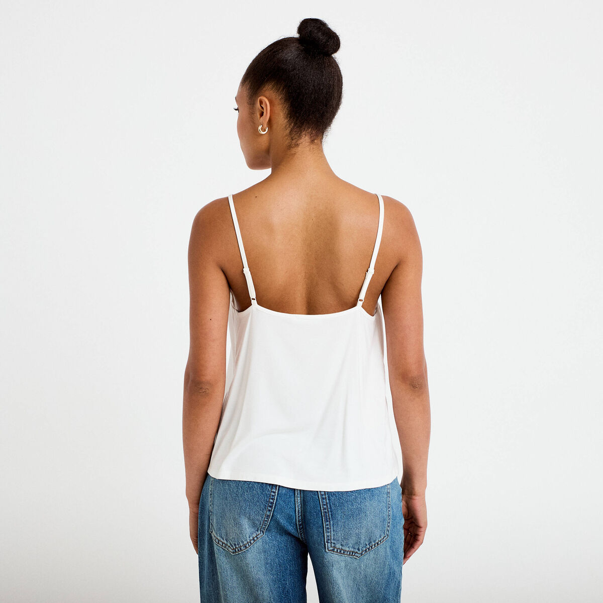 D&eacute;bardeur ajust&eacute; d&eacute;collet&eacute; dentelle ecru femme