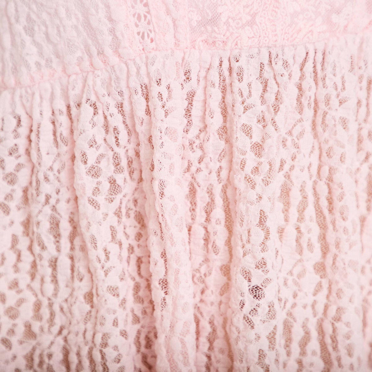 Blouse dentelle col rond manches courtes rose clair femme