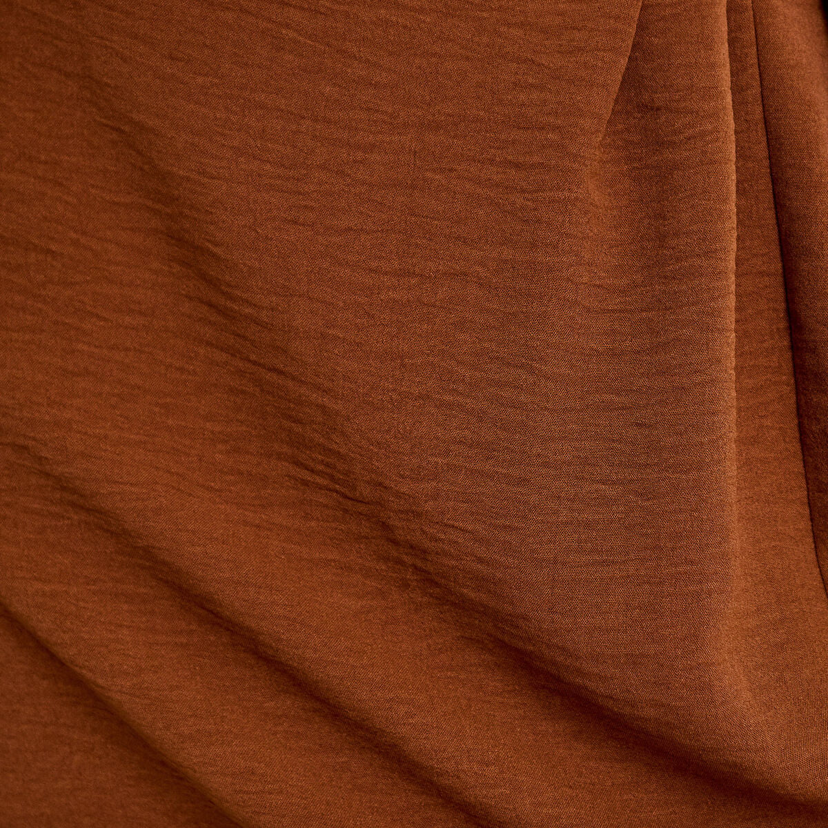 Jupe longue pliss&eacute;e avec bijou marron femme