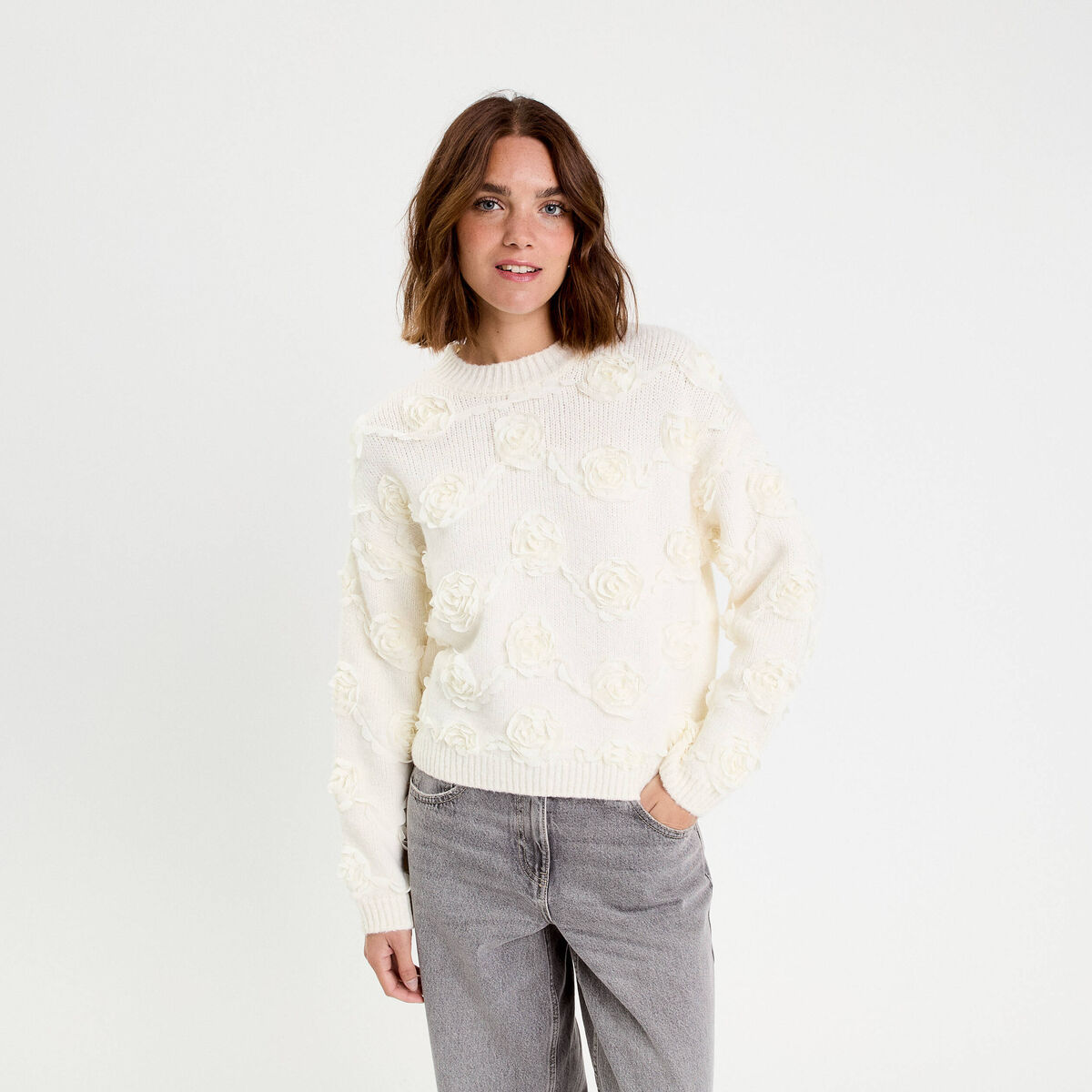 Pull fleurs en relief ecru femme