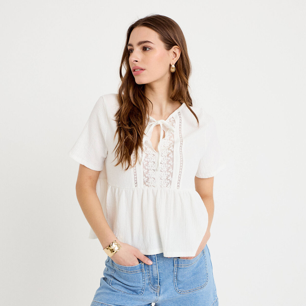 Blouse col v manches courtes dentelle ecru femme