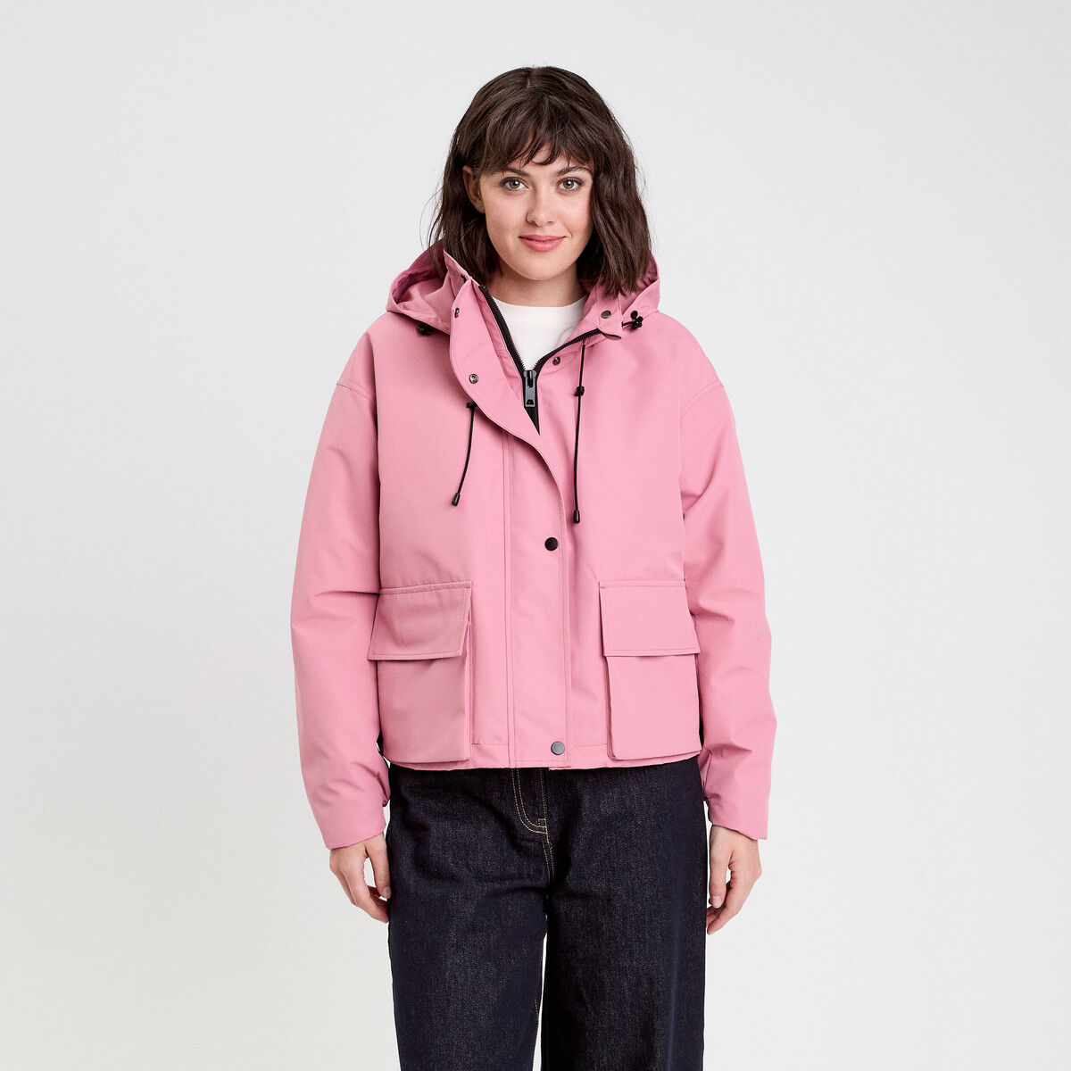 Veste courte bas resserr&eacute; &agrave; capuche rose clair femme