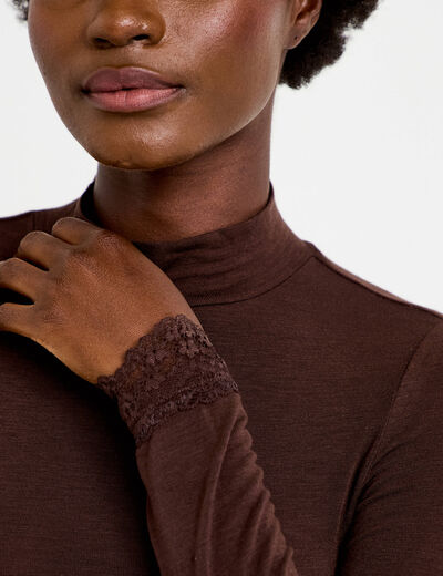 T-shirt ajust&eacute; col roul&eacute; dentelle marron fonc&eacute; femme