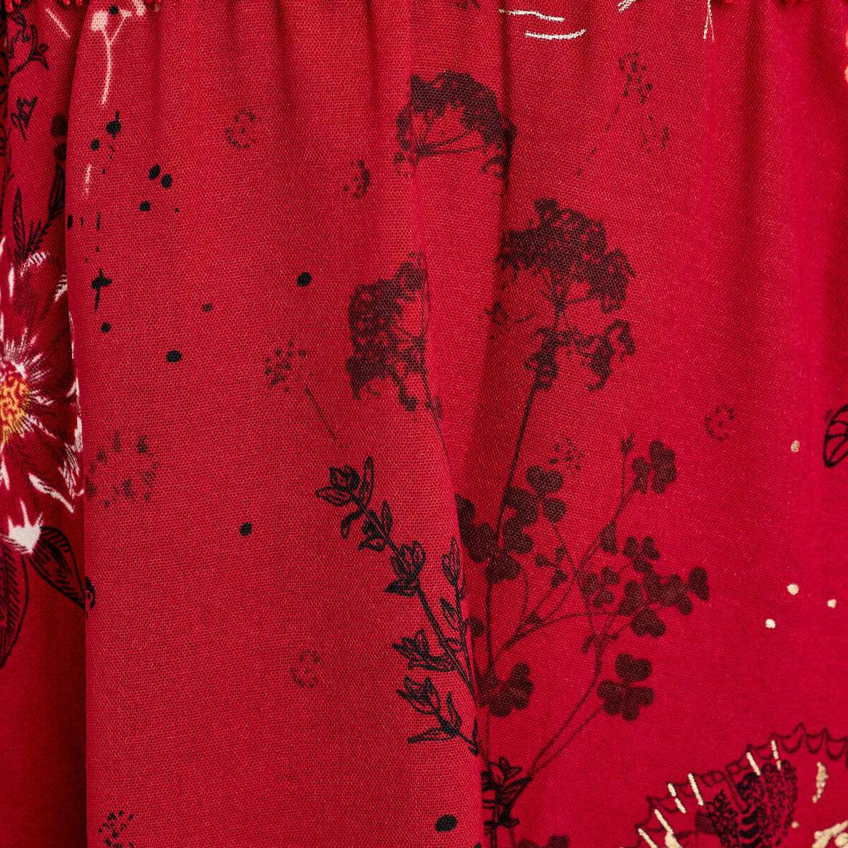 Robe &eacute;vas&eacute;e d&eacute;tails clout&eacute;s rouge fonc&eacute; femme