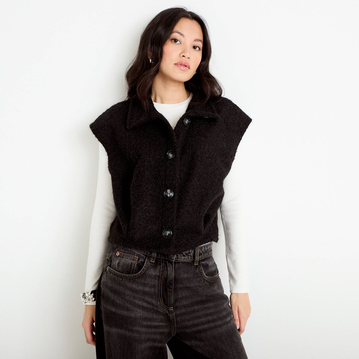 Veste bouclette sans manches col montant noir femme