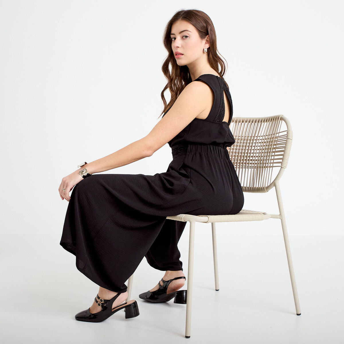 Combinaison large 3/4 sans manches col v noir femme