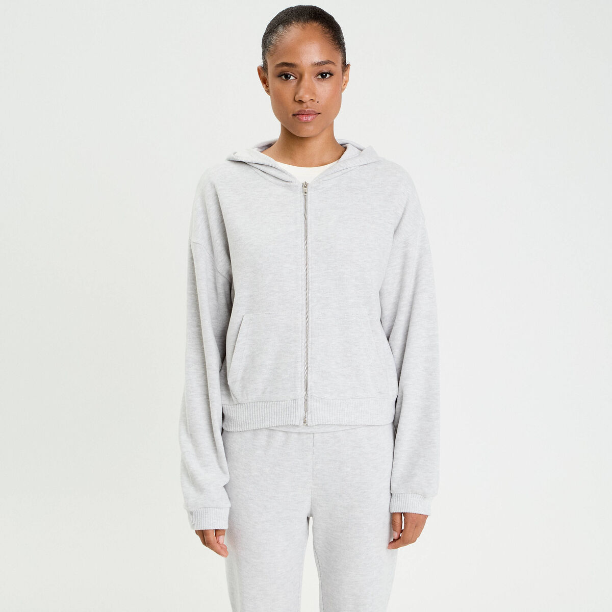 Sweat &agrave; capuche manches longues gris clair femme