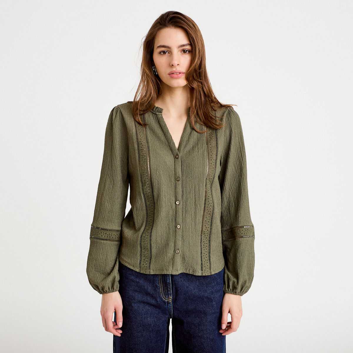 Blouse broderie col V manches longues vert kaki femme