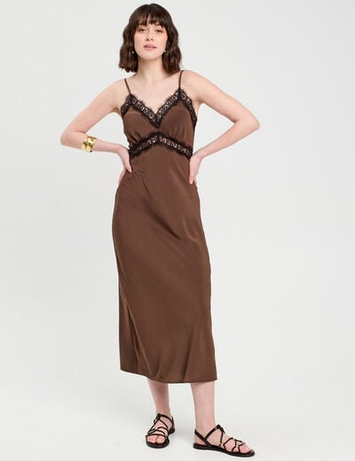 Robe longue ajust&eacute;e dentelle marron fonc&eacute; femme