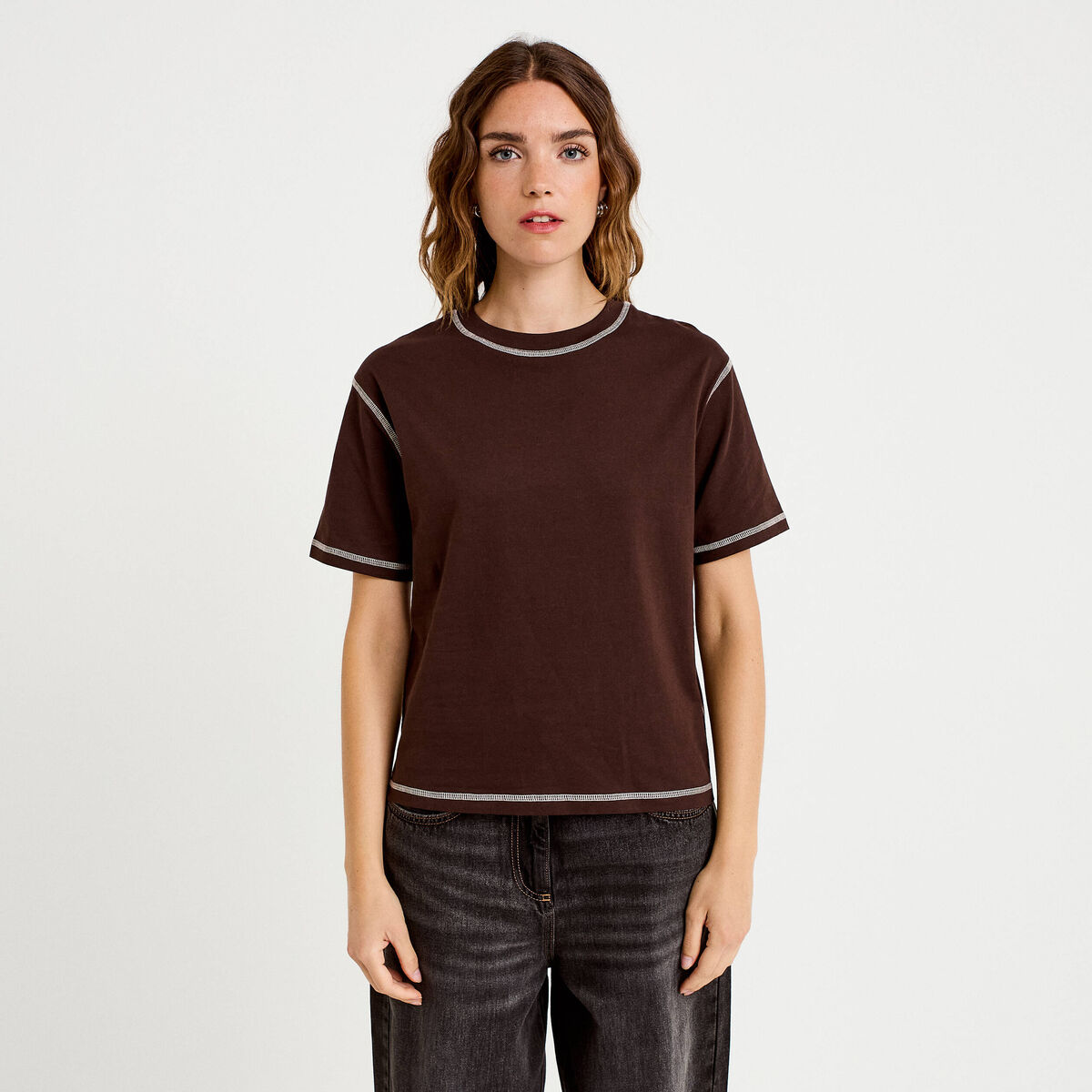 Top col rond manches courtes marron fonc&eacute; femme